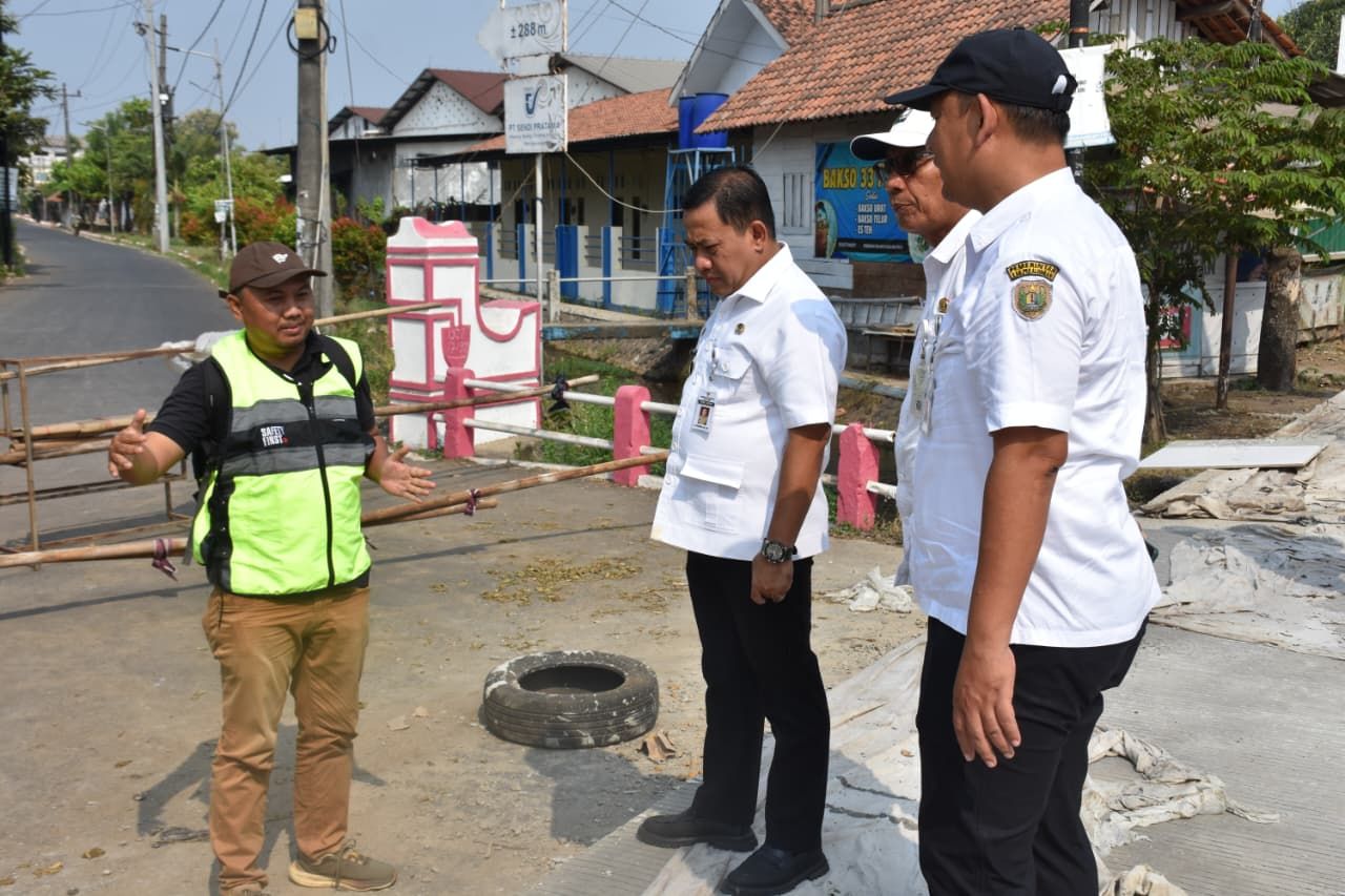 Pembangunan Jalan Watusalam Terus Berproses, Plt Bupati Minta Masyarakat Bersabar